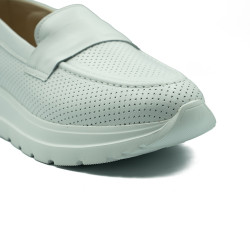 Nicolo Ferretti moteriški bateliai