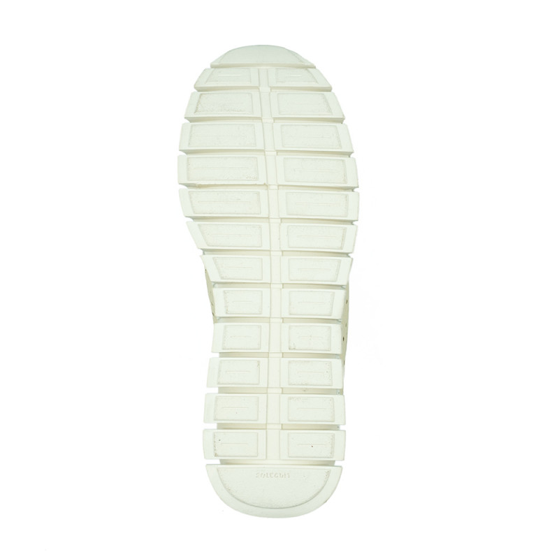 Nicolo Ferretti moteriški bateliai