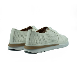 Nicolo Ferretti moteriški bateliai