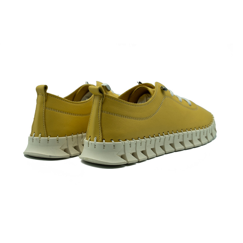 Nicolo Ferretti moteriški bateliai