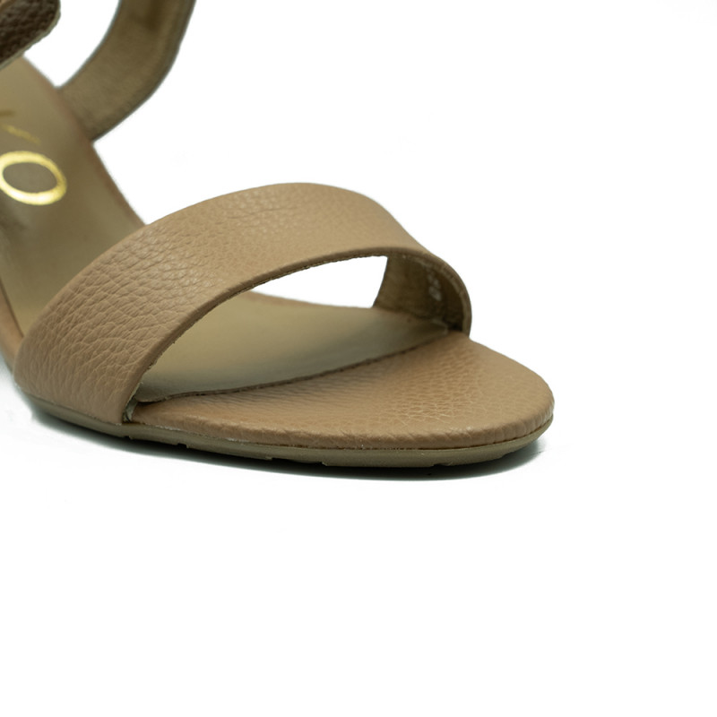 Rylko moteriškos basutės