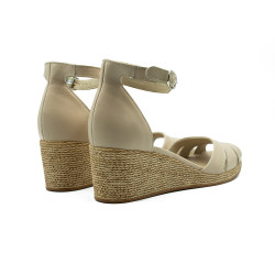 Rylko moteriškos basutės