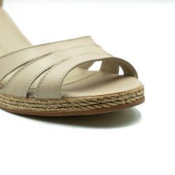 Rylko moteriškos basutės