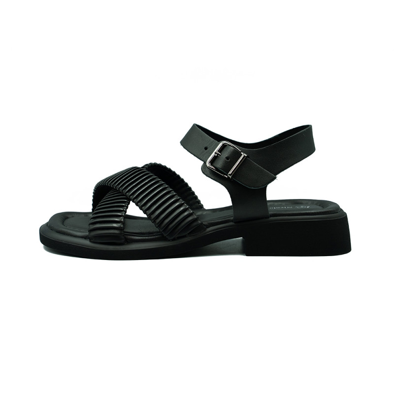 Nicolo Ferretti moteriškos basutės