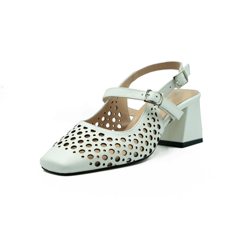 Nicolo Ferretti moteriški bateliai