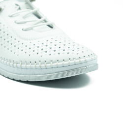 Nicolo Ferretti moteriški bateliai