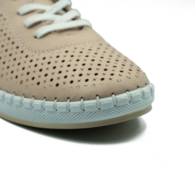 Nicolo Ferretti moteriški bateliai