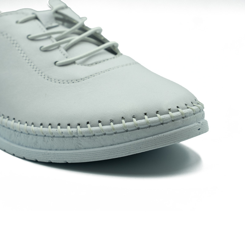 Nicolo Ferretti moteriški bateliai