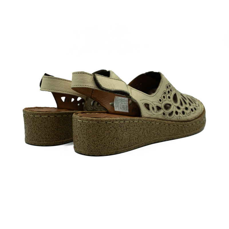 Polking moteriškos basutės