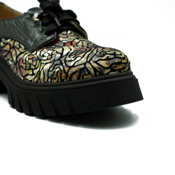 Nicolo Ferretti moteriški bateliai