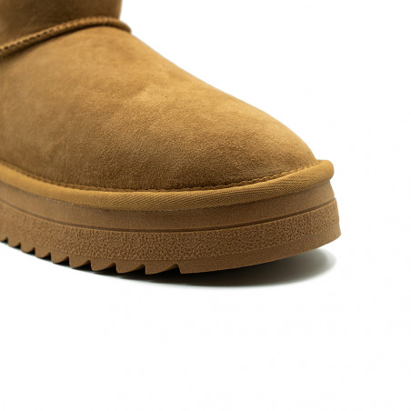 Ara moteriški aulinukai