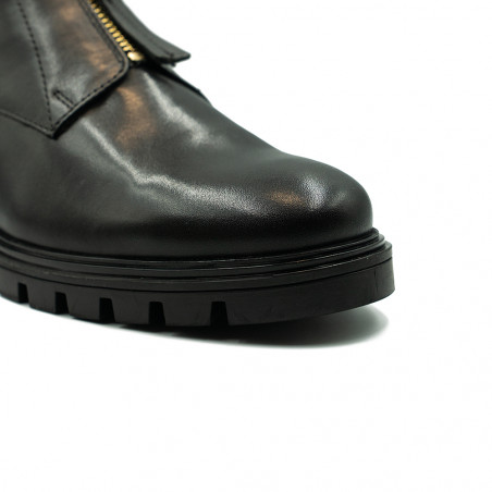 Ara moteriški aulinukai