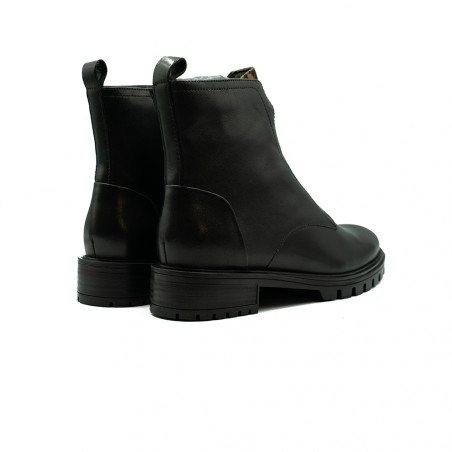 Ara moteriški aulinukai