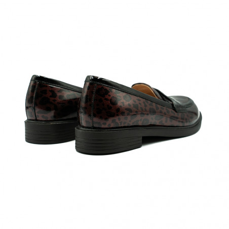 Nicolo Ferretti moteriški bateliai