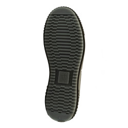 Ara moteriški aulinukai