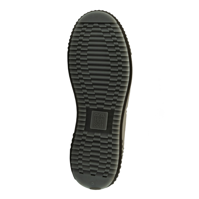 Ara moteriški aulinukai