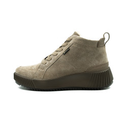 Ara moteriški aulinukai