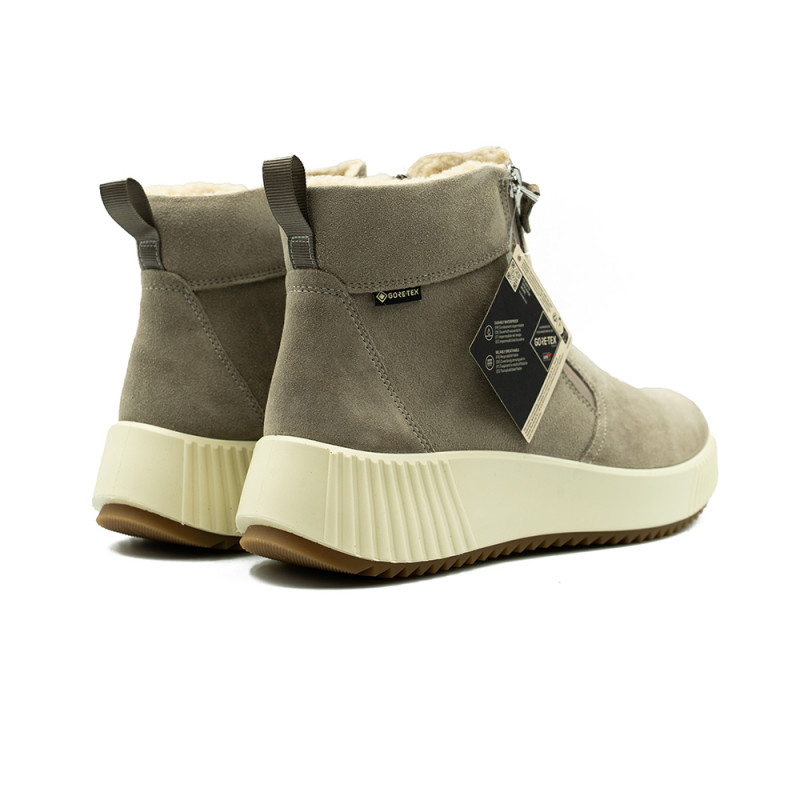 Ara moteriški aulinukai