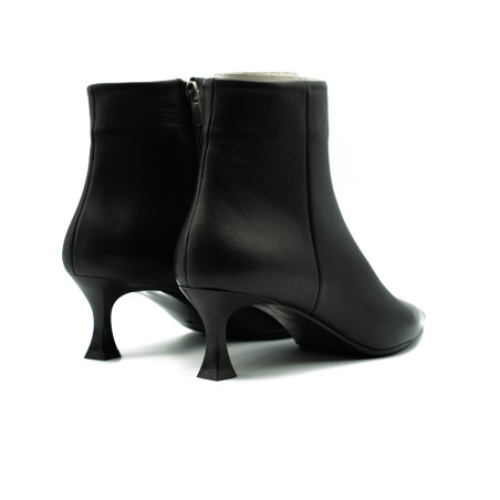 Nicolo Ferretti moteriški aulinukai