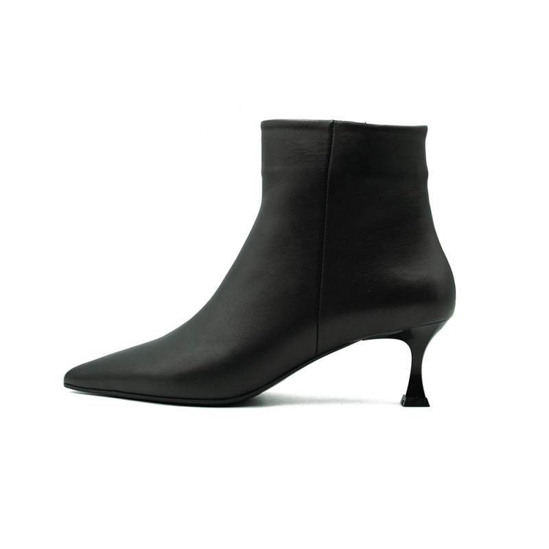 Nicolo Ferretti moteriški aulinukai