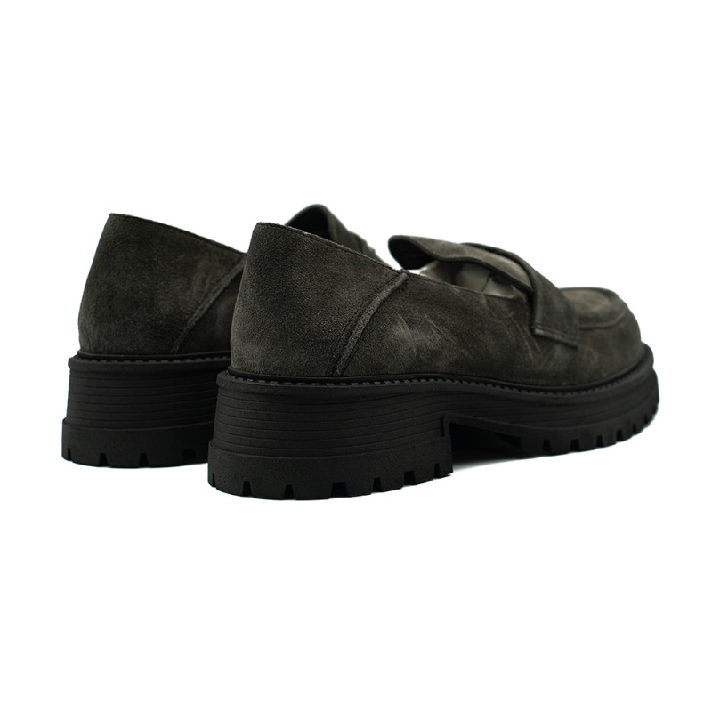 Nicolo Ferretti moteriški bateliai