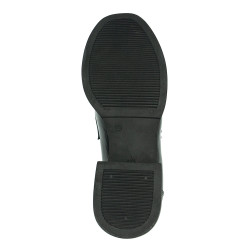 Nicolo Ferretti moteriški bateliai