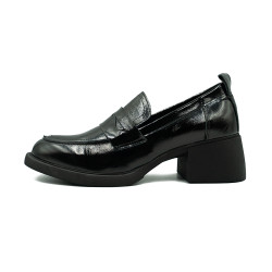 Nicolo Ferretti moteriški bateliai