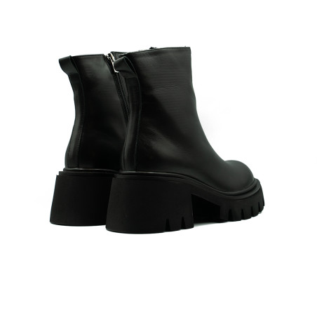 Nicolo Ferretti moteriški aulinukai