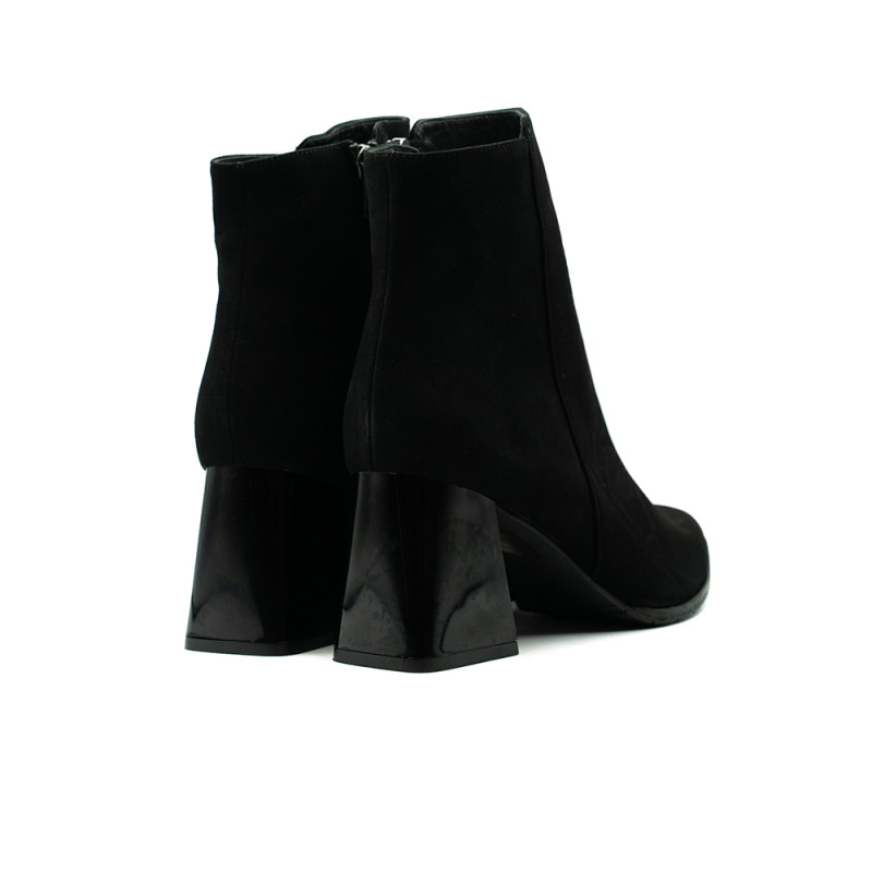 Nicolo Ferretti moteriški aulinukai