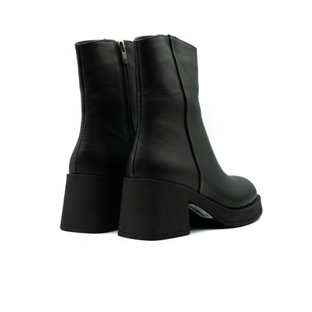 Nicolo Ferretti moteriški aulinukai