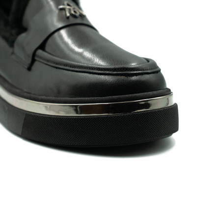 Nicolo Ferretti moteriški bateliai