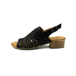 Piazza moteriškos basutės