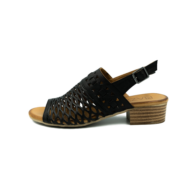 Piazza moteriškos basutės