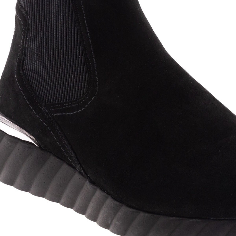 Remonte moteriški aulinukai