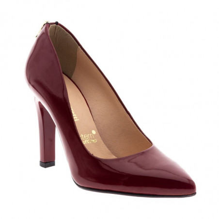 Nicolo Ferretti moteriški bateliai