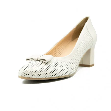 Nicolo Ferretti moteriški bateliai